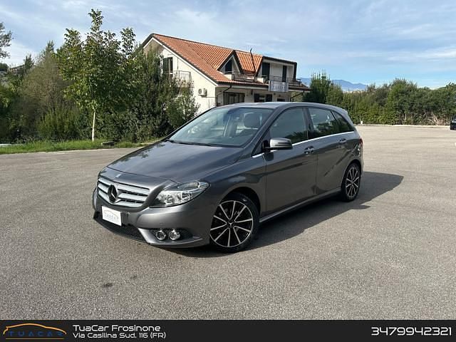 Grigio Usata 2013 Mercedes 180 Executive Tre volumi | 6790 € (Ottimo prezzo) - Immagine 1/4