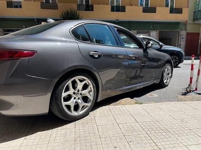 Usata Alfa Romeo Giulia Business 160 CV (117 kW) 2020 Grigio Berlina