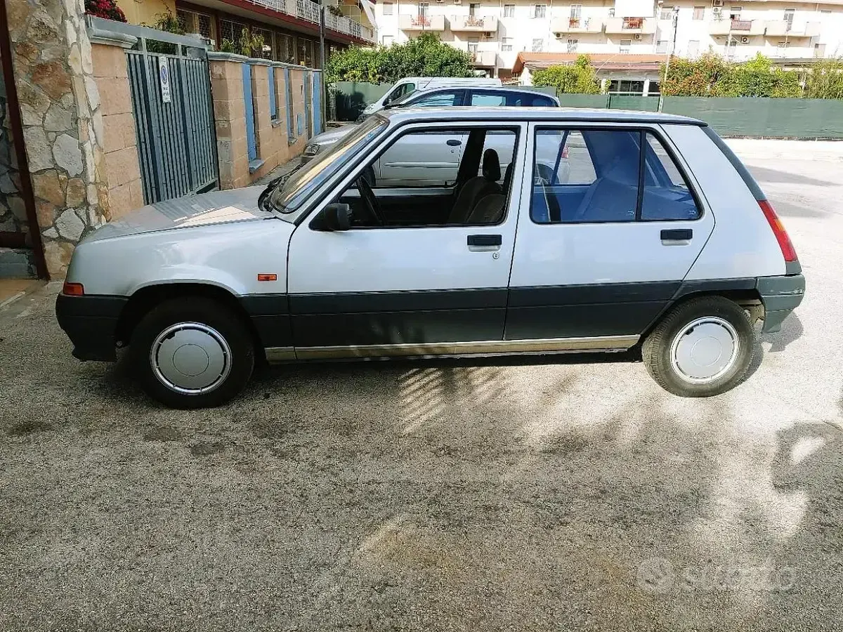 Usata Renault Super 5 46 CV (33 kW) 1988 Grigio Utilitaria