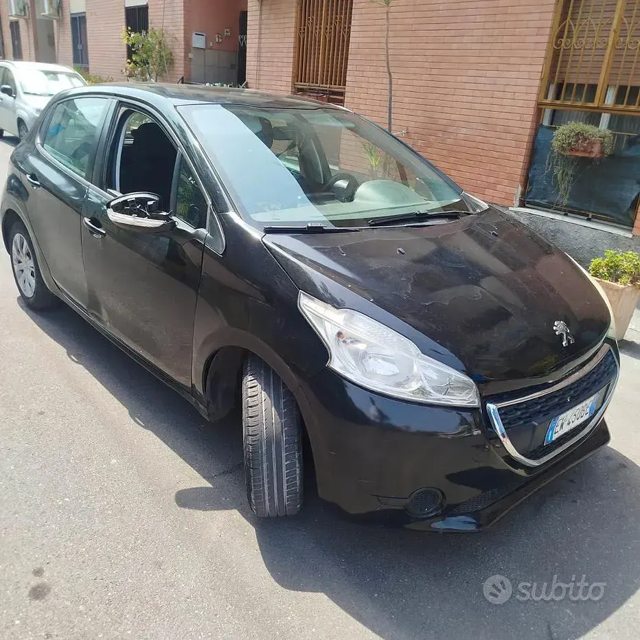 Usata Peugeot 208 68 CV (50 kW) 2014 Nero Utilitaria