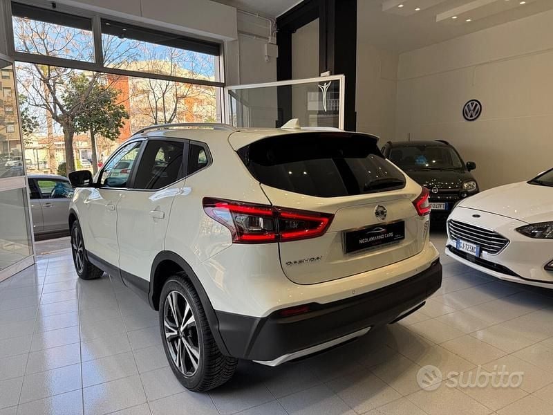 Usado Nissan Qashqai 360º 116 HP (85 kW) 2018 Branco SUV