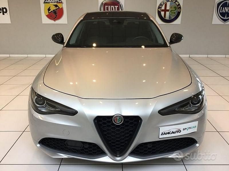 Usata Alfa Romeo Giulia Tech Edition 160 CV (117 kW) 2019 Grigio Berlina