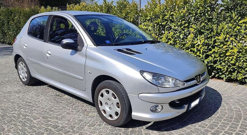 Usata Peugeot 206 75 CV (55 kW) 2008 Argento Berlina