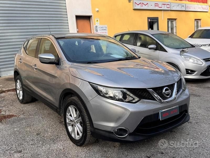 Usata Nissan Qashqai Acenta 110 CV (80 kW) 2015 Grigio SUV
