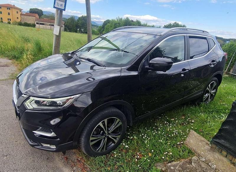 Usata Nissan Qashqai N-Connecta 110 CV (80 kW) 2017 Nero SUV