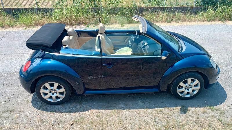 Blu/azzurro Usata 2003 VW Beetle Cabrio | 7300 € (Cara) - Immagine 1/4