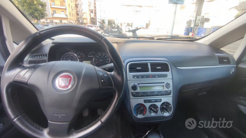 Usata Fiat Grande Punto Dynamic 75 CV (55 kW) 2009 Grigio Utilitaria