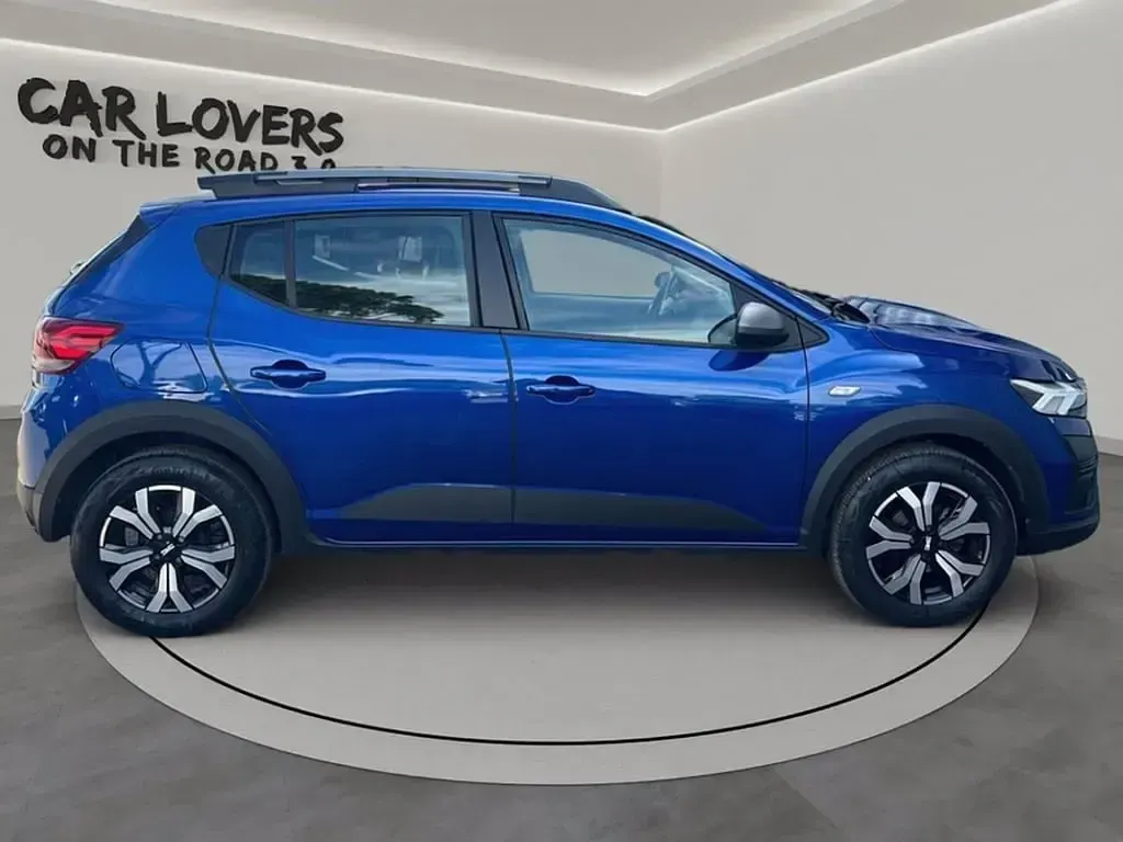 Usata Dacia Sandero Comfort 101 CV (74 kW) 2023 Blu scuro Utilitaria