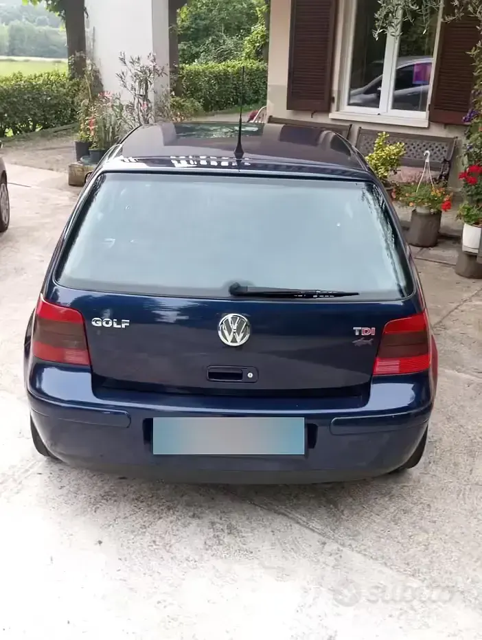 Usata VW Golf IV 130 CV (95 kW) 2002 Blu Berlina