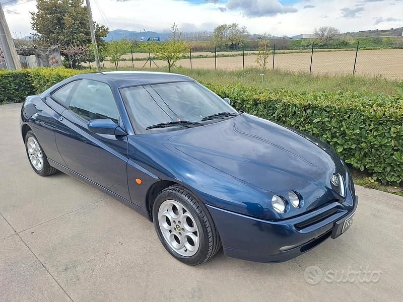Usata Alfa Romeo GTV 144 CV (105 kW) 2001 Blu Coupé