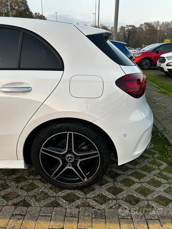 Usata Mercedes A180 AMG Line Premium 136 CV (100 kW) 2022 Bianco Berlina