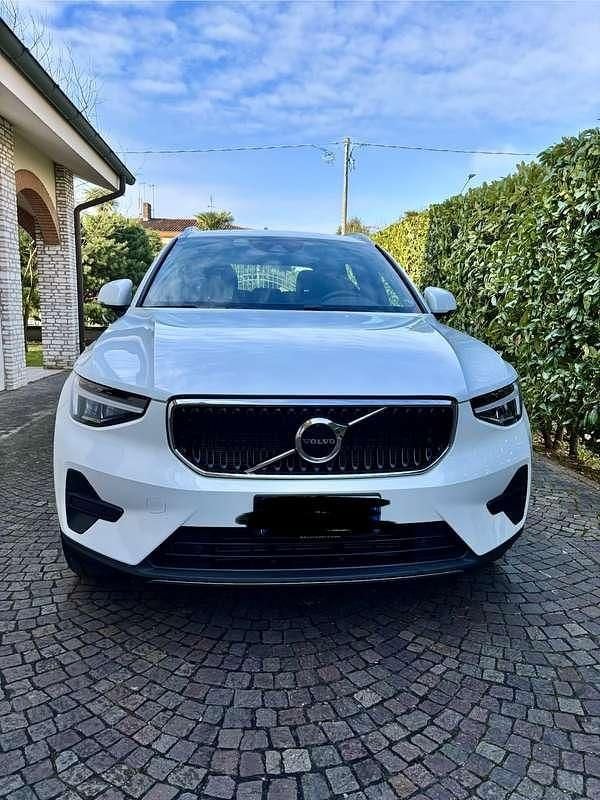 Usata 2024 Volvo XC40 Core SUV | 34.000 € (Molto cara) - Immagine 1/4