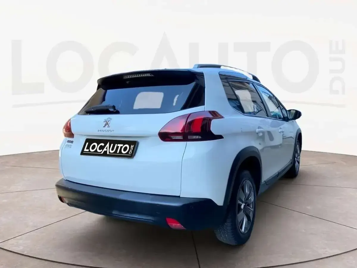 Usata Peugeot 2008 Style 83 CV (61 kW) 2019 Bianco SUV
