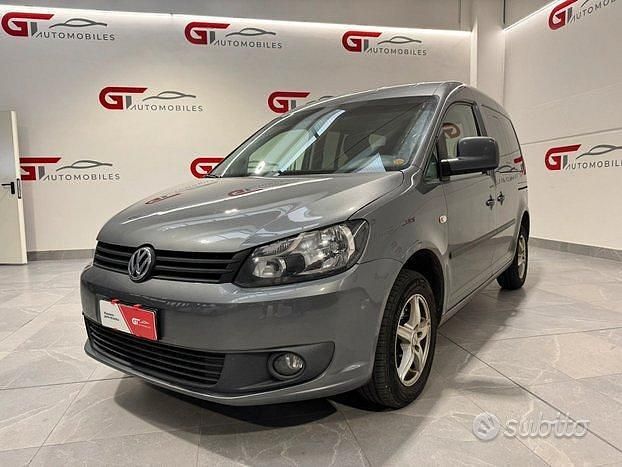 Usata VW Caddy Trendline 102 CV (75 kW) 2010 Grigio Monovolume