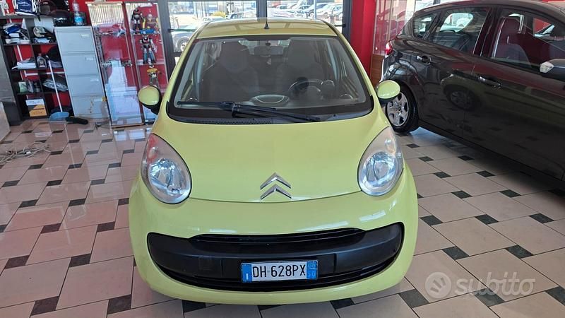 Usata Peugeot 107 68 CV (50 kW) 2007 Giallo Utilitaria