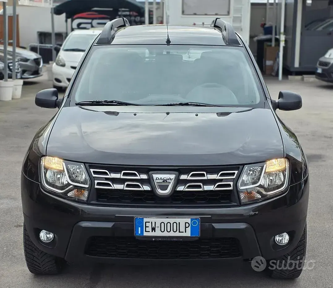Usata Dacia Duster Lauréate 101 CV (74 kW) 2014 Nero SUV