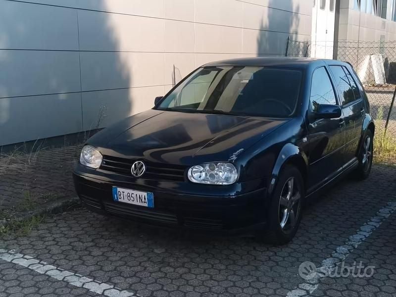 Usata VW Golf IV 2001 Blu Berlina