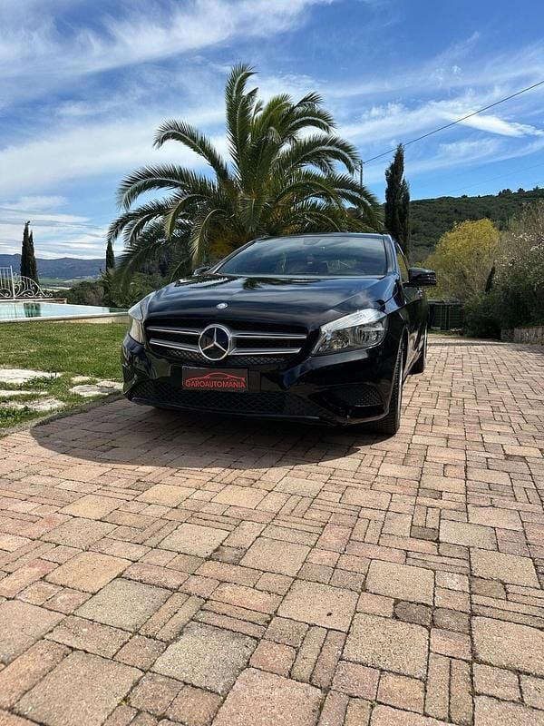 Usata Mercedes A180 109 CV (80 kW) 2014 Nero Berlina