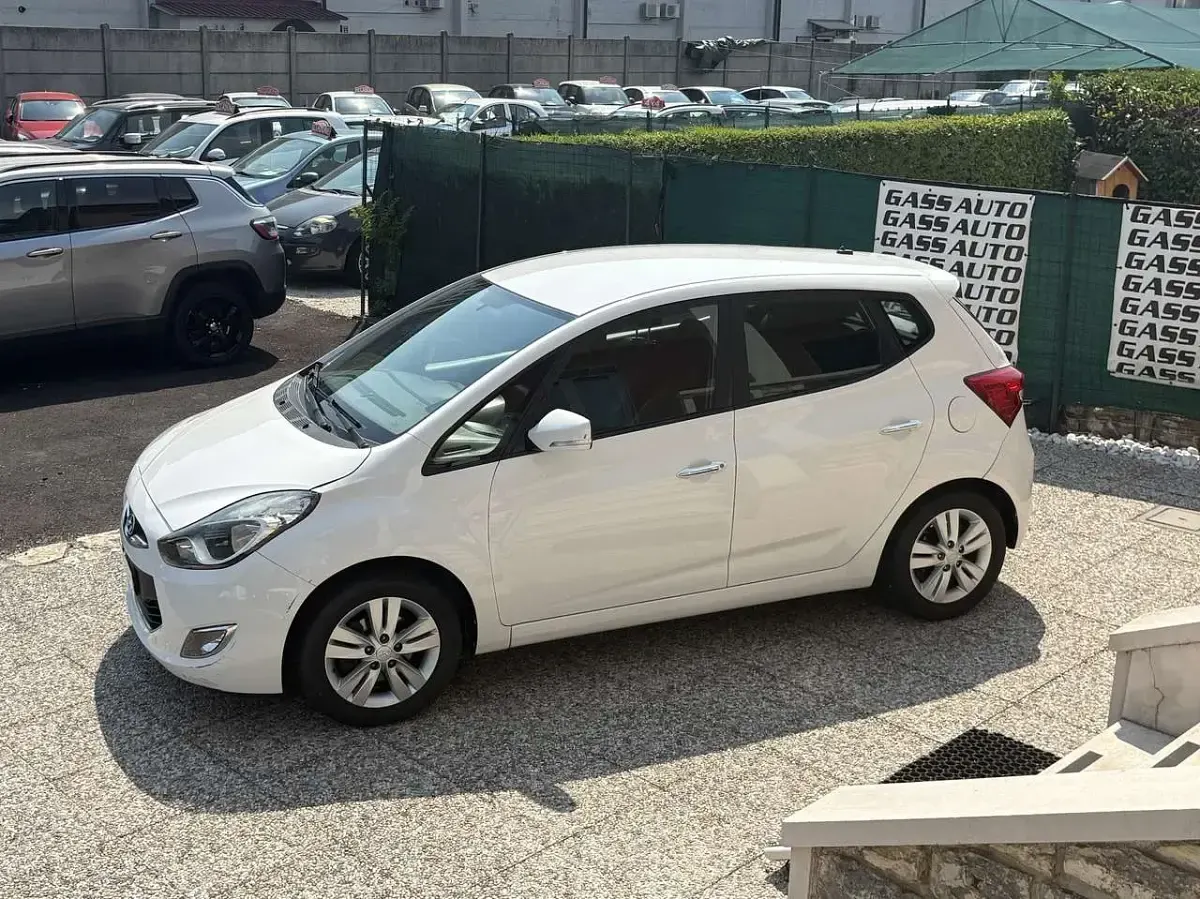 Usata Hyundai ix20 90 CV (66 kW) 2013 Bianco Utilitaria