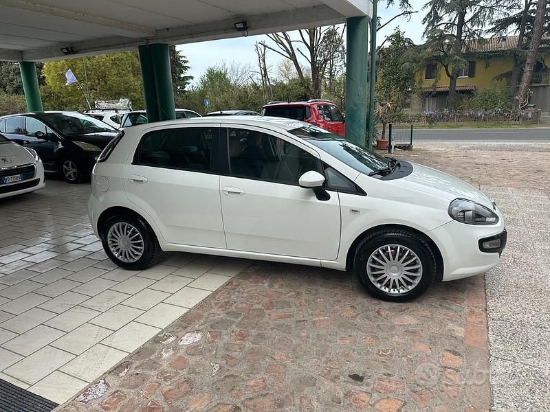 Usata Fiat Punto Evo S 69 CV (50 kW) 2011 Bianco Utilitaria