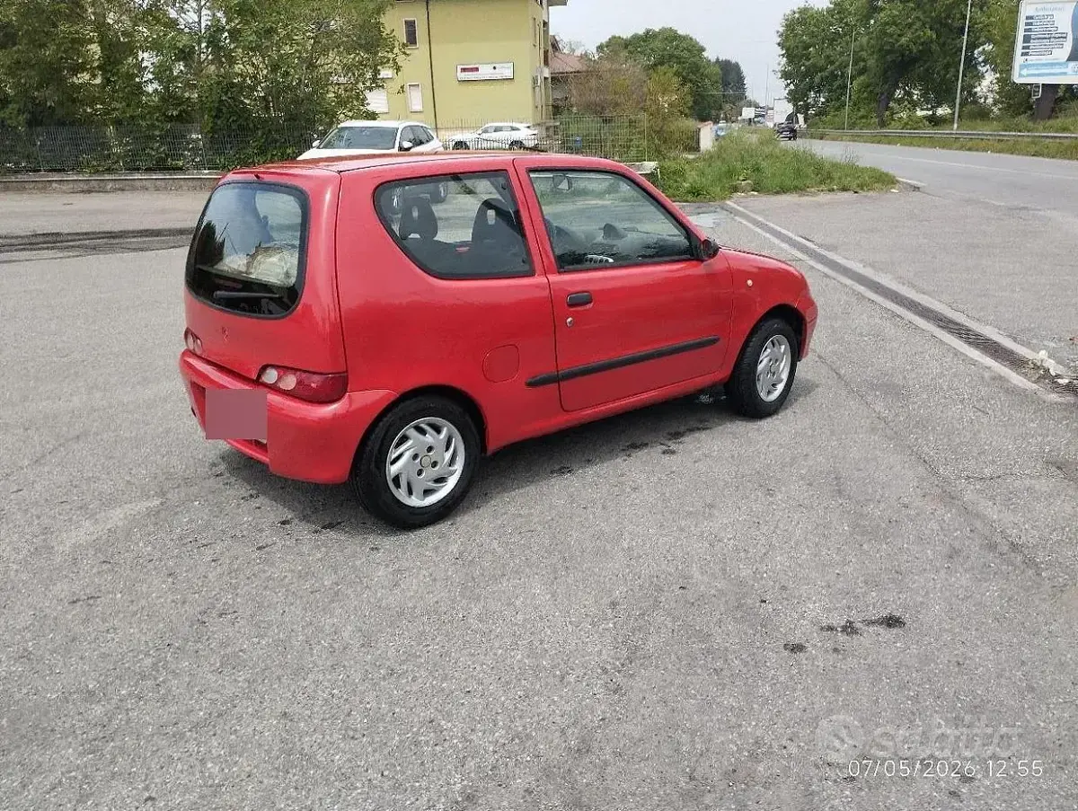 Usata Fiat 600 54 CV (39 kW) 2003 Rosso Berlina
