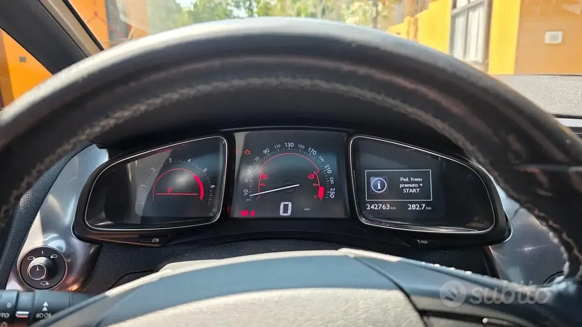Usata Citroën DS5 Chic 163 CV (119 kW) 2012 Grigio Utilitaria