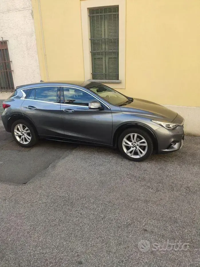 Usata Infiniti Q30 109 CV (80 kW) 2019 Grigio Berlina