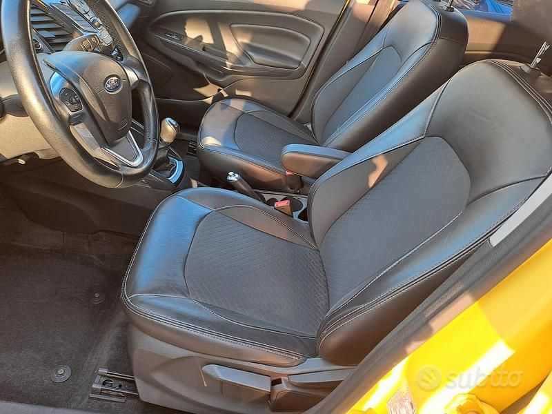 Usata Ford Ecosport Titanium 125 CV (91 kW) 2017 Giallo SUV