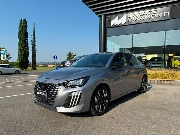 Usata Peugeot 208 Allure 101 CV (74 kW) 2025 Utilitaria