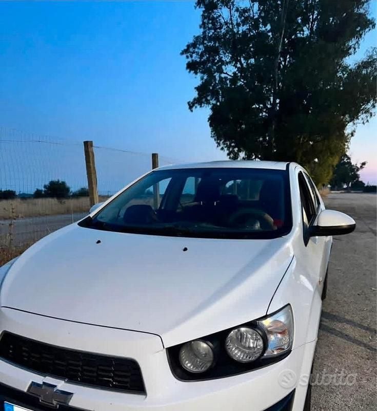 Usata Chevrolet Aveo 84 CV (61 kW) 2012 Bianco Berlina