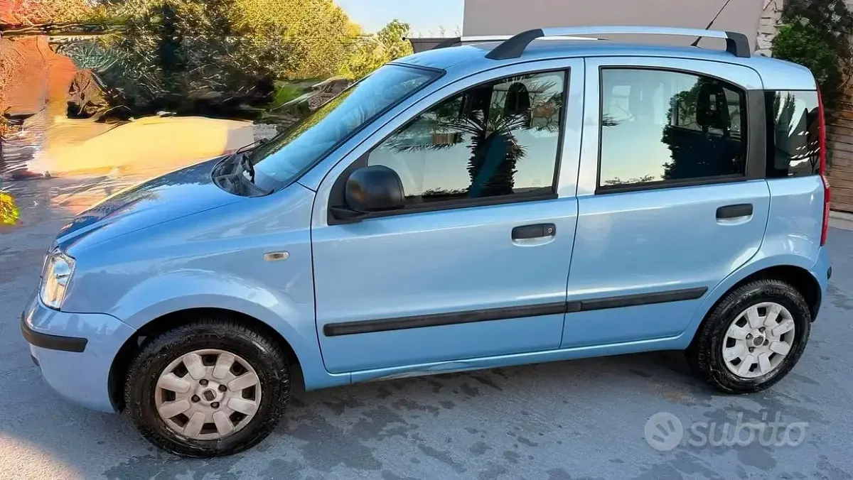 Usata Fiat Panda Dynamic 69 CV (50 kW) 2010 Blu Utilitaria