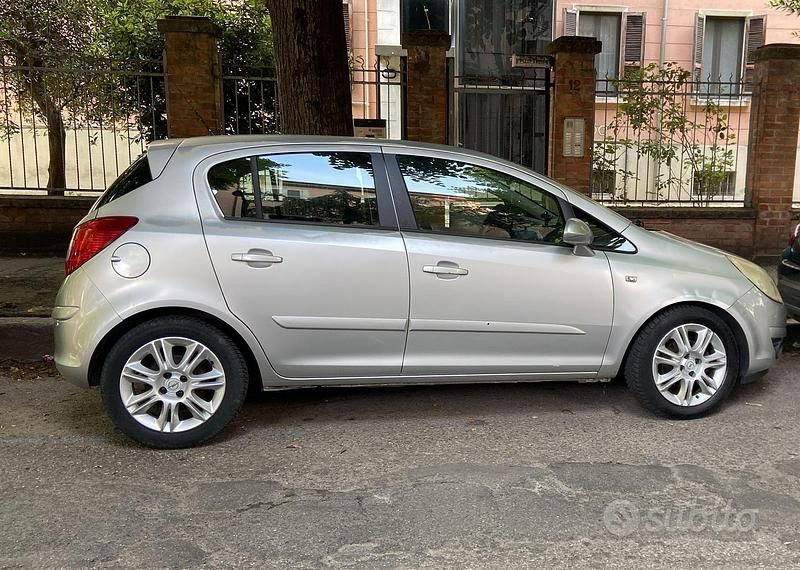 Usata Opel Corsa 2008 Grigio Utilitaria
