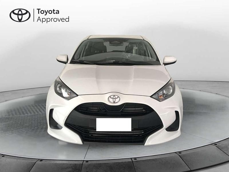 Nuova Toyota Yaris Hybrid Active 92 CV (67 kW) 2025 Bianco Berlina