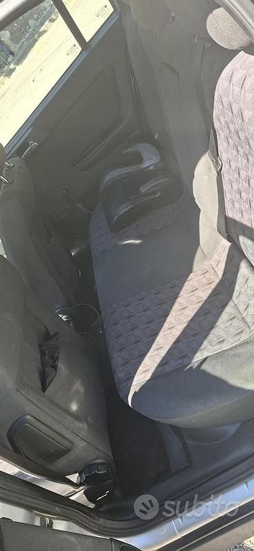 Usata Opel Astra 90 CV (66 kW) 2002 Grigio Berlina