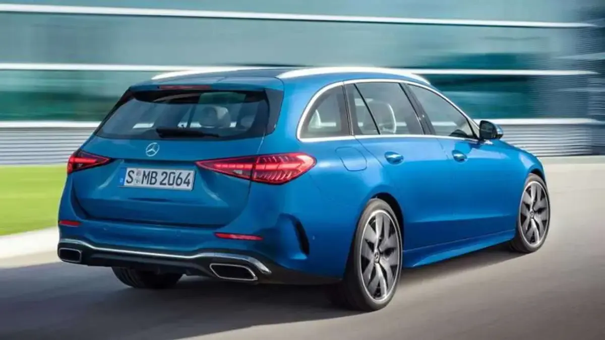 Usata Mercedes C200 AMG Line Premium Plus 163 CV (119 kW) 2024 Argento Station wagon