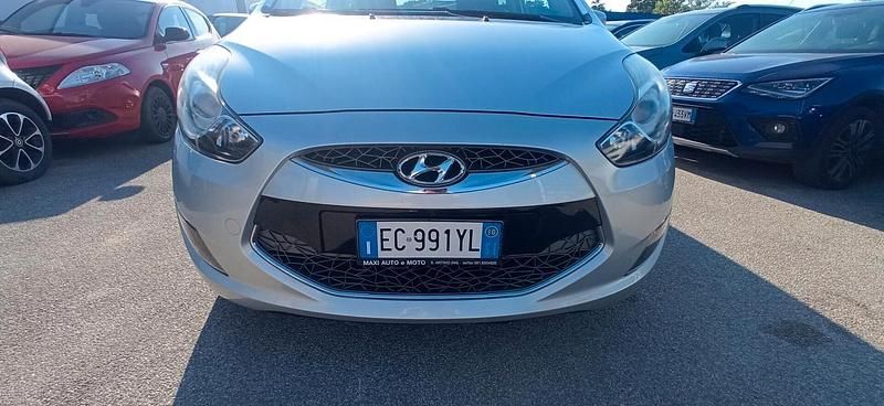 Usata Hyundai ix20 Style 90 CV (66 kW) 2010 Argento Utilitaria
