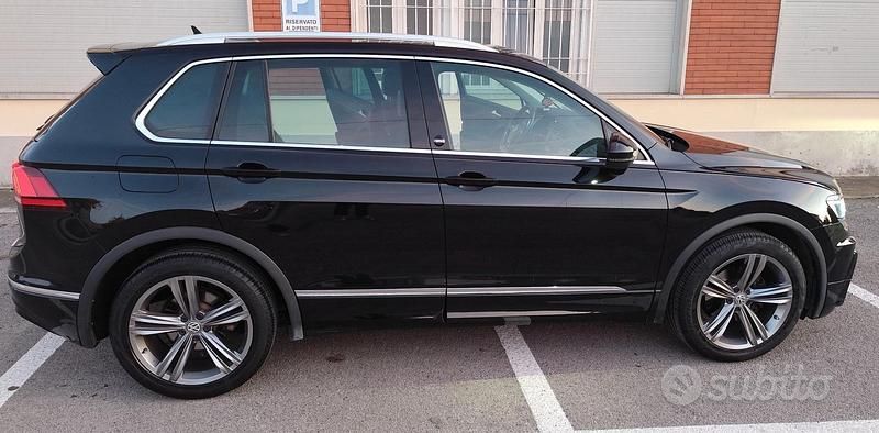Usata VW Tiguan R-line 150 CV (110 kW) 2017 Nero SUV
