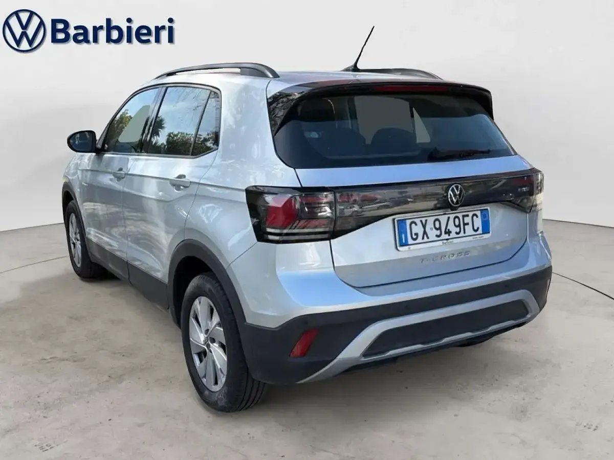 Usata VW T-Cross Life 116 CV (85 kW) 2024 Argento SUV
