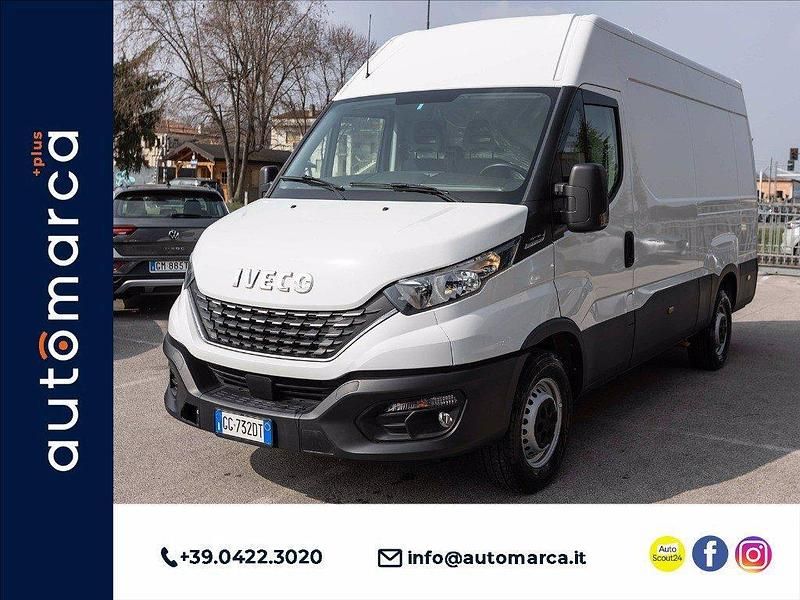 Usata Iveco Daily 136 CV (100 kW) 2022 Bianco Furgone