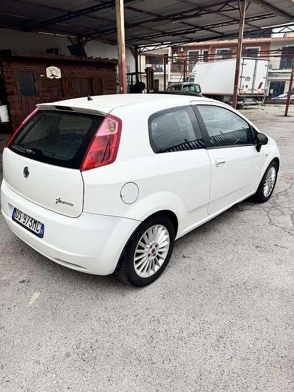 Usata Fiat Punto Classica 69 CV (50 kW) 2008 Berlina