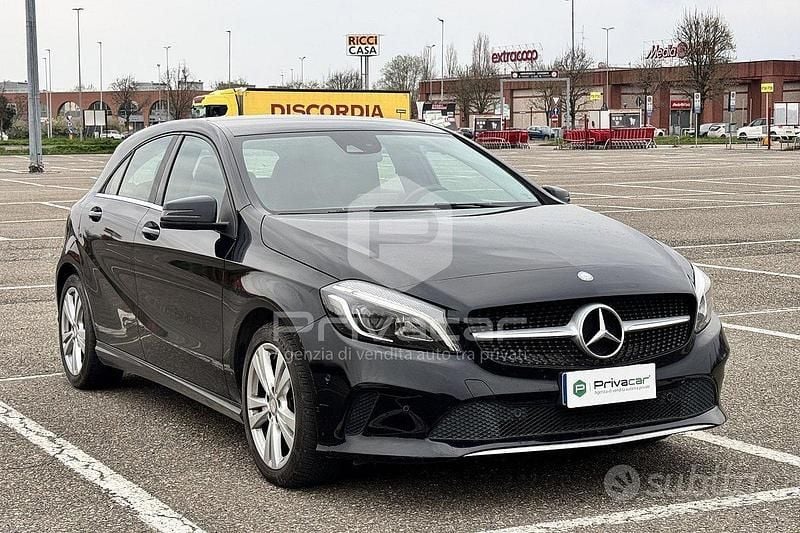 Usata Mercedes A200 Premium 136 CV (100 kW) 2016 Nero Utilitaria