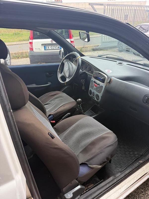 Usata Fiat Strada 62 CV (45 kW) 2005 Bianco