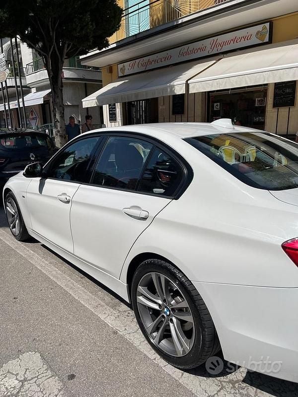 Usata BMW 320 Comfort Edition 190 CV (139 kW) 2015 Berlina