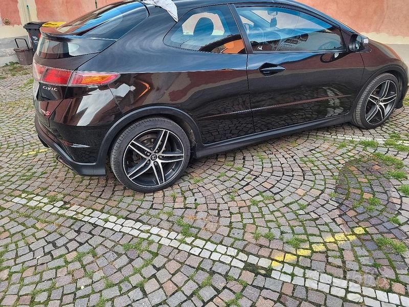 Usata Honda Civic Elegance 140 CV (102 kW) 2007 Nero Berlina