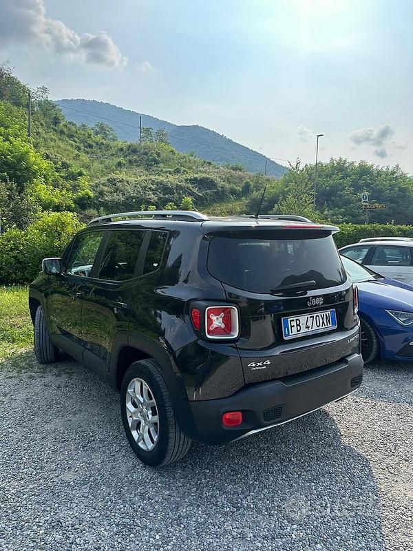 Usata Jeep Renegade 140 CV (102 kW) 2015 Nero SUV