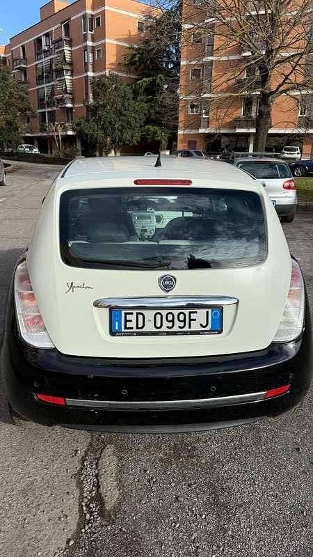 Usata Lancia Ypsilon 77 CV (56 kW) 2010 Nero Utilitaria