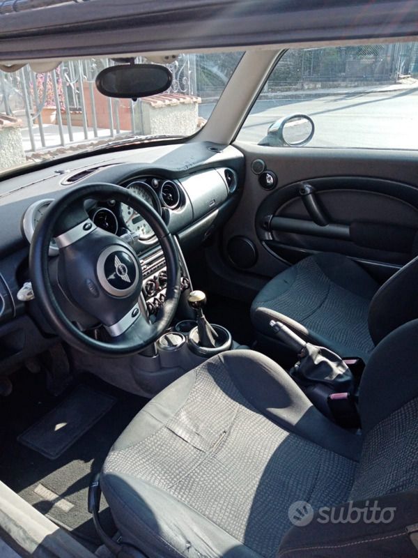 Usata Mini Cooper 75 CV (55 kW) 2004 Nero Utilitaria