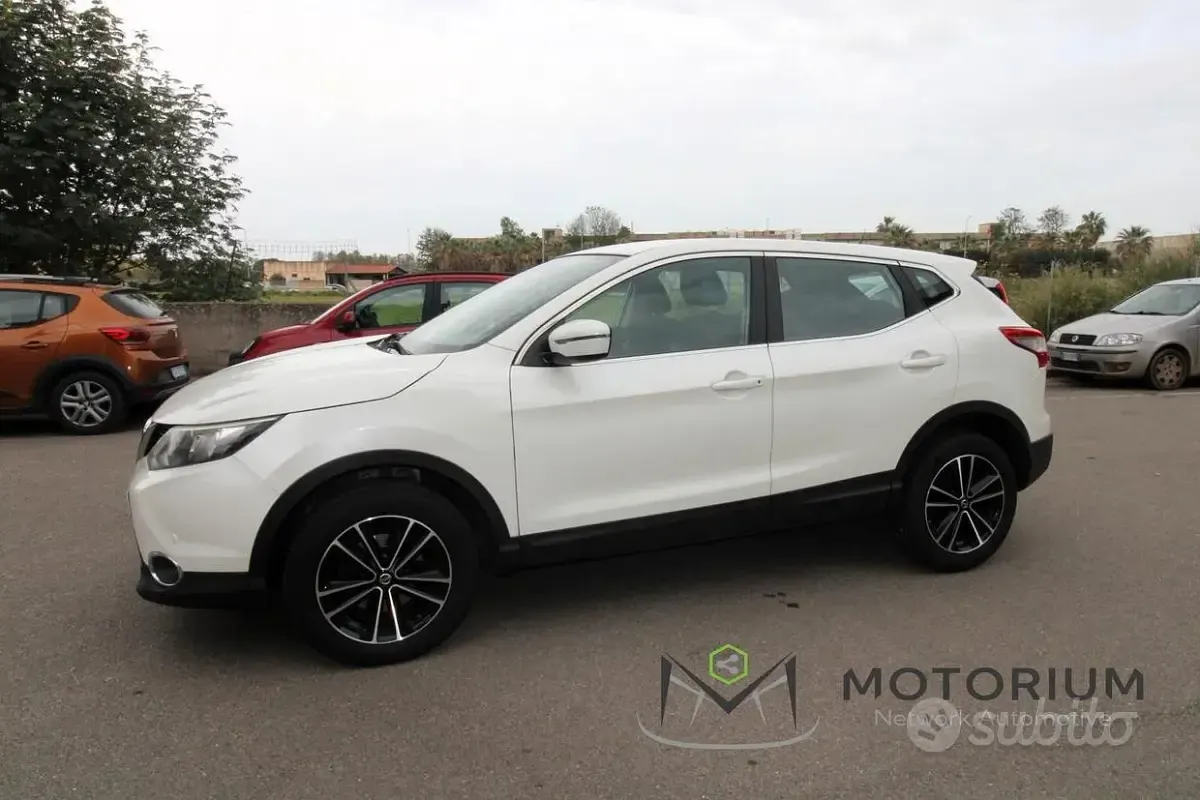Usata Nissan Qashqai Tekna 131 CV (96 kW) 2015 Bianco SUV