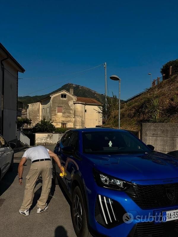 Usata Peugeot 2008 Active 102 CV (75 kW) 2024 Blu SUV