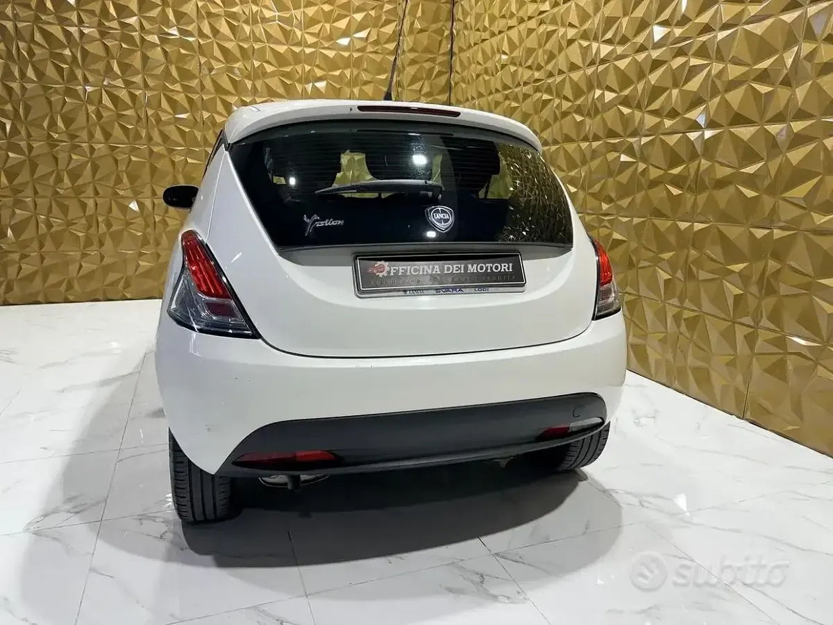 Usata Lancia Ypsilon Silver 69 CV (50 kW) 2013 Bianco Utilitaria